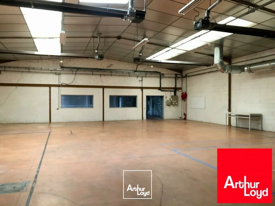 Locaux d'activité & Entrepôts - Vente - LE CHÂTELET-EN-BRIE - 77820 - 3630-3630 - 7737238