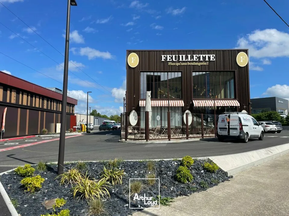 Locaux commerciaux - Location - LA ROCHE SUR YON - 85000 - 320-320 - 7737265