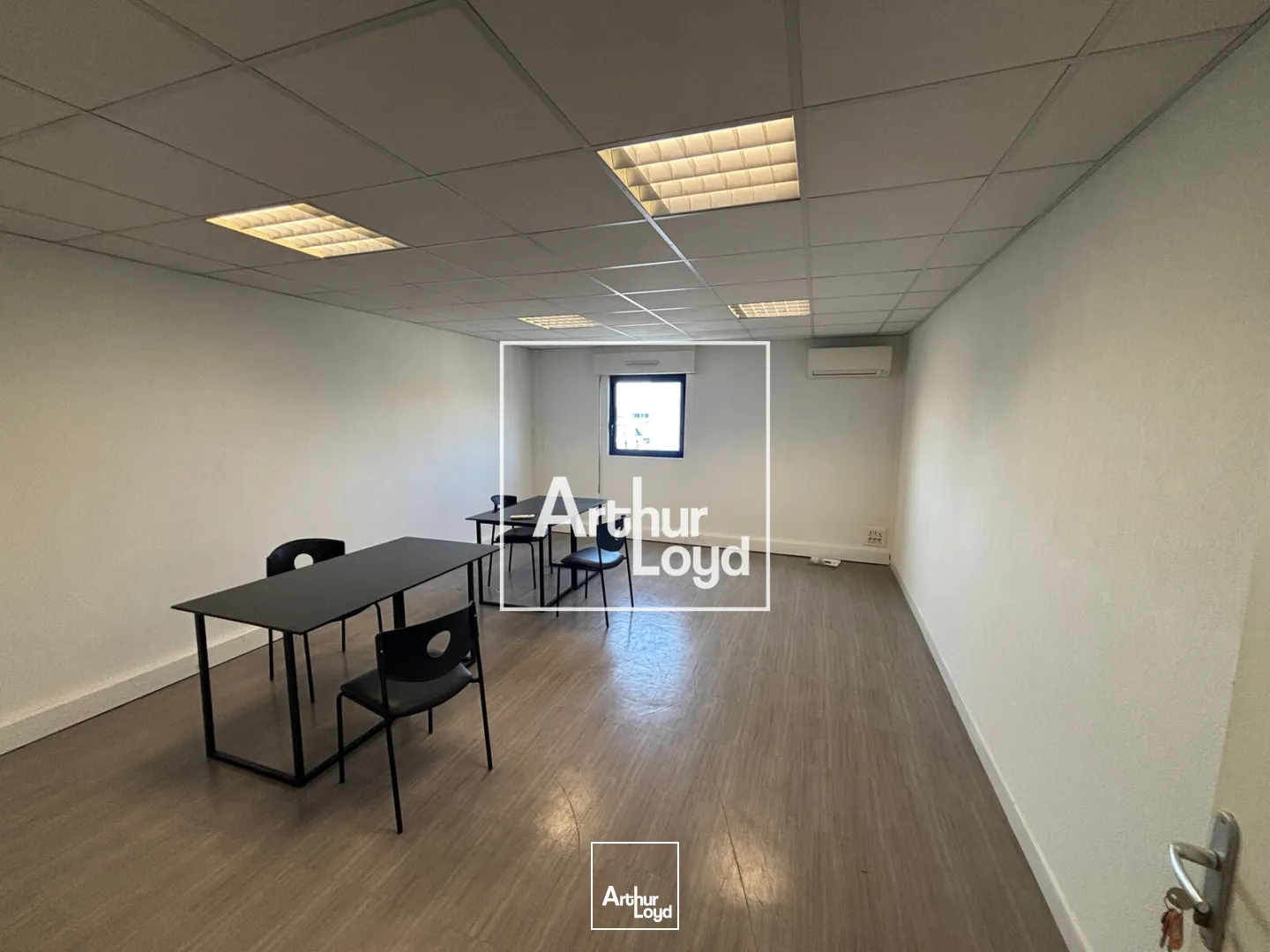Bureaux - Location - NIMES - 30900 - 57-130 - 7737413