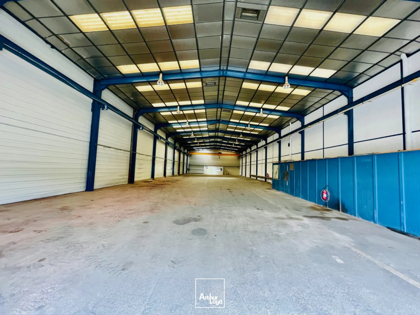 Locaux d'activité & Entrepôts - Location - CANLY - 60680 - 325-1845 - 7737461