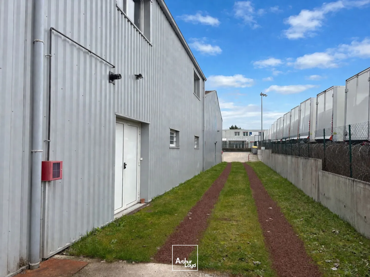 Locaux d'activité & Entrepôts - Location - SAINT JEAN DE BRAYE - 45800 - 285-285 - 7737592
