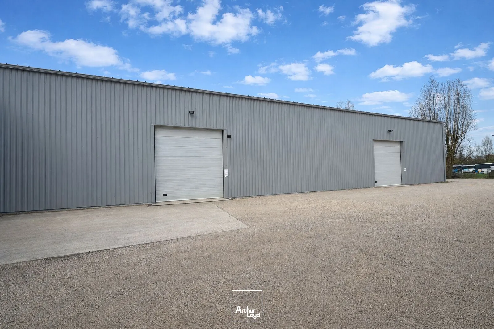 Locaux d'activité & Entrepôts - Location - SAINT JEAN DE BRAYE - 45800 - 285-285 - 7737594