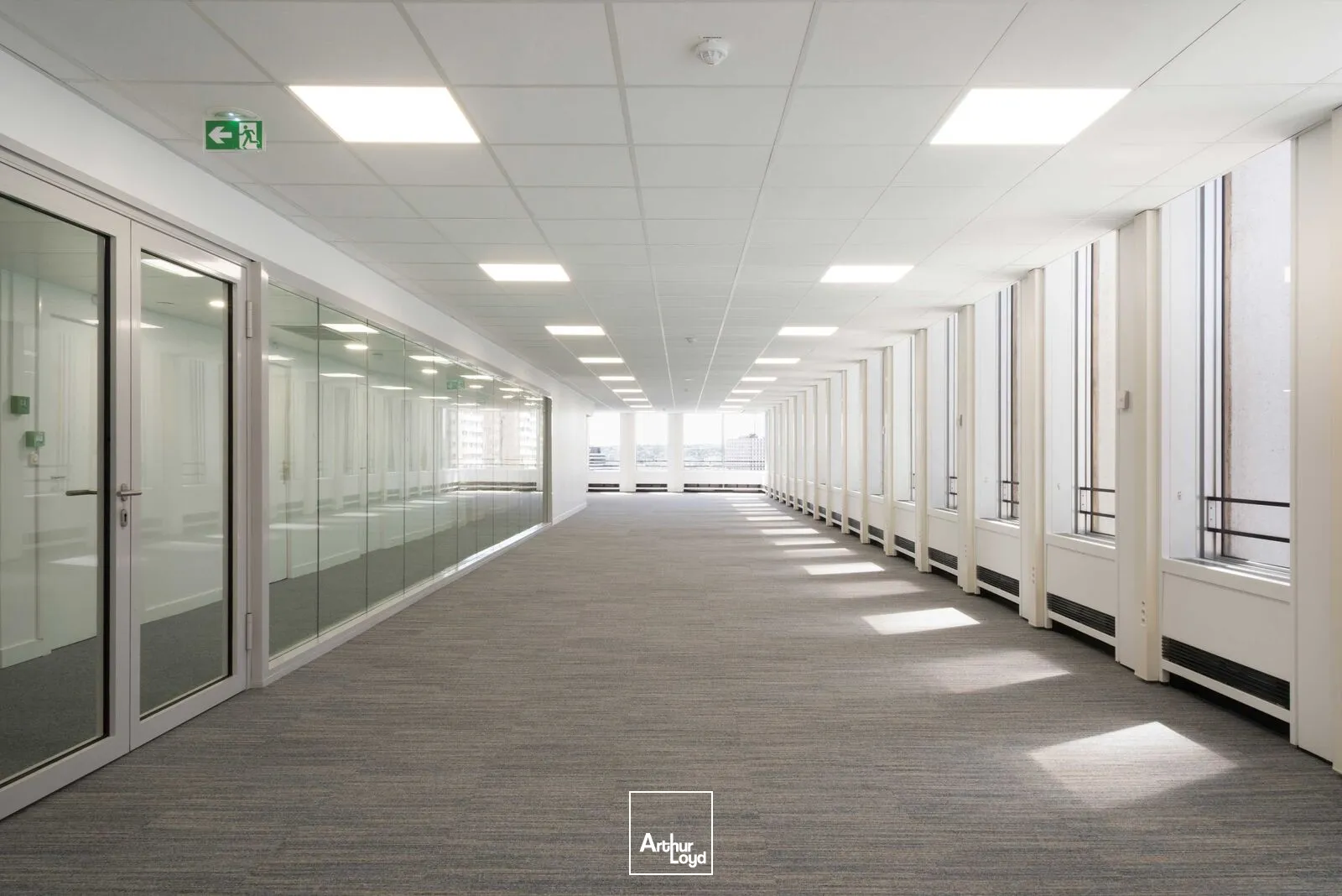 Bureaux - Location - PUTEAUX LA DEFENSE - 92800 - 344-852 - 7737690