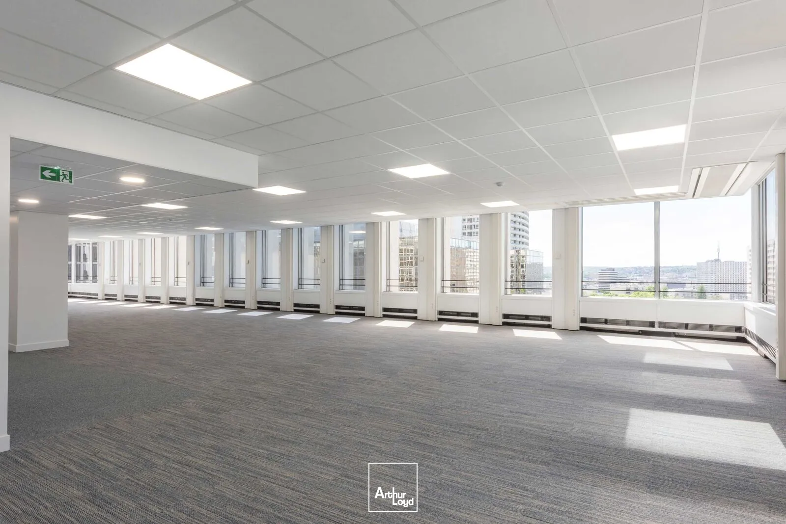 Bureaux - Location - PUTEAUX LA DEFENSE - 92800 - 344-852 - 7737691