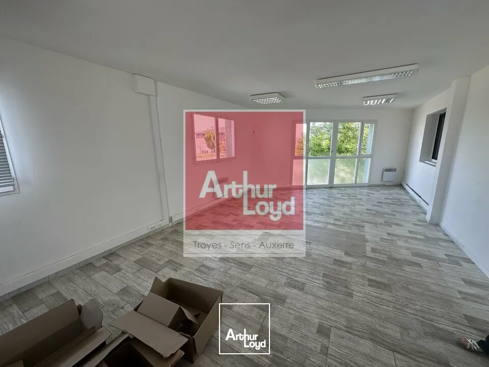 Bureaux - Location - CRENEY PRES TROYES - 10150 - 100-213 - 7738110