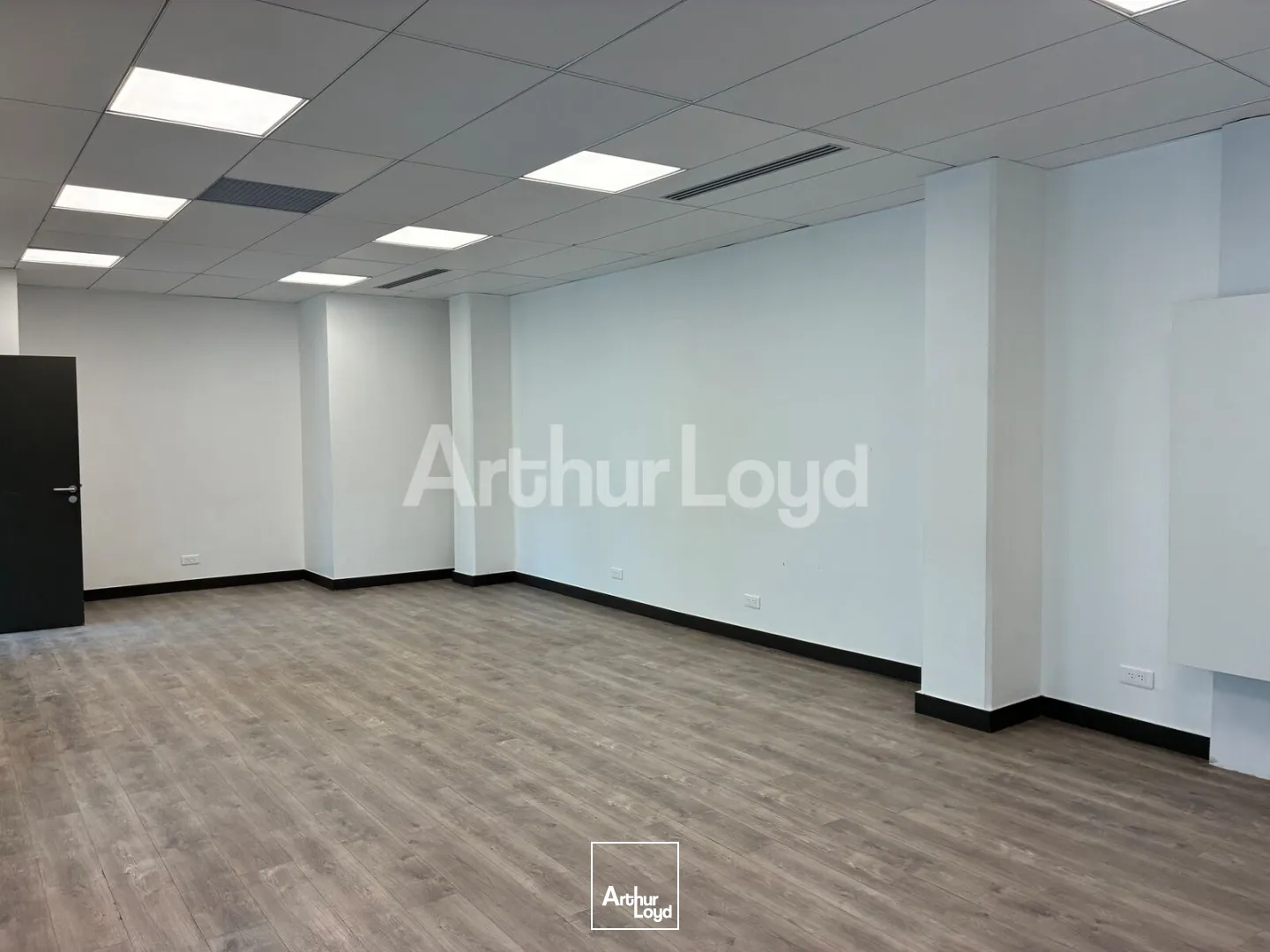 Bureaux - Location - LA MADELEINE - 59110 - 330.05-1242.05 - 7738522