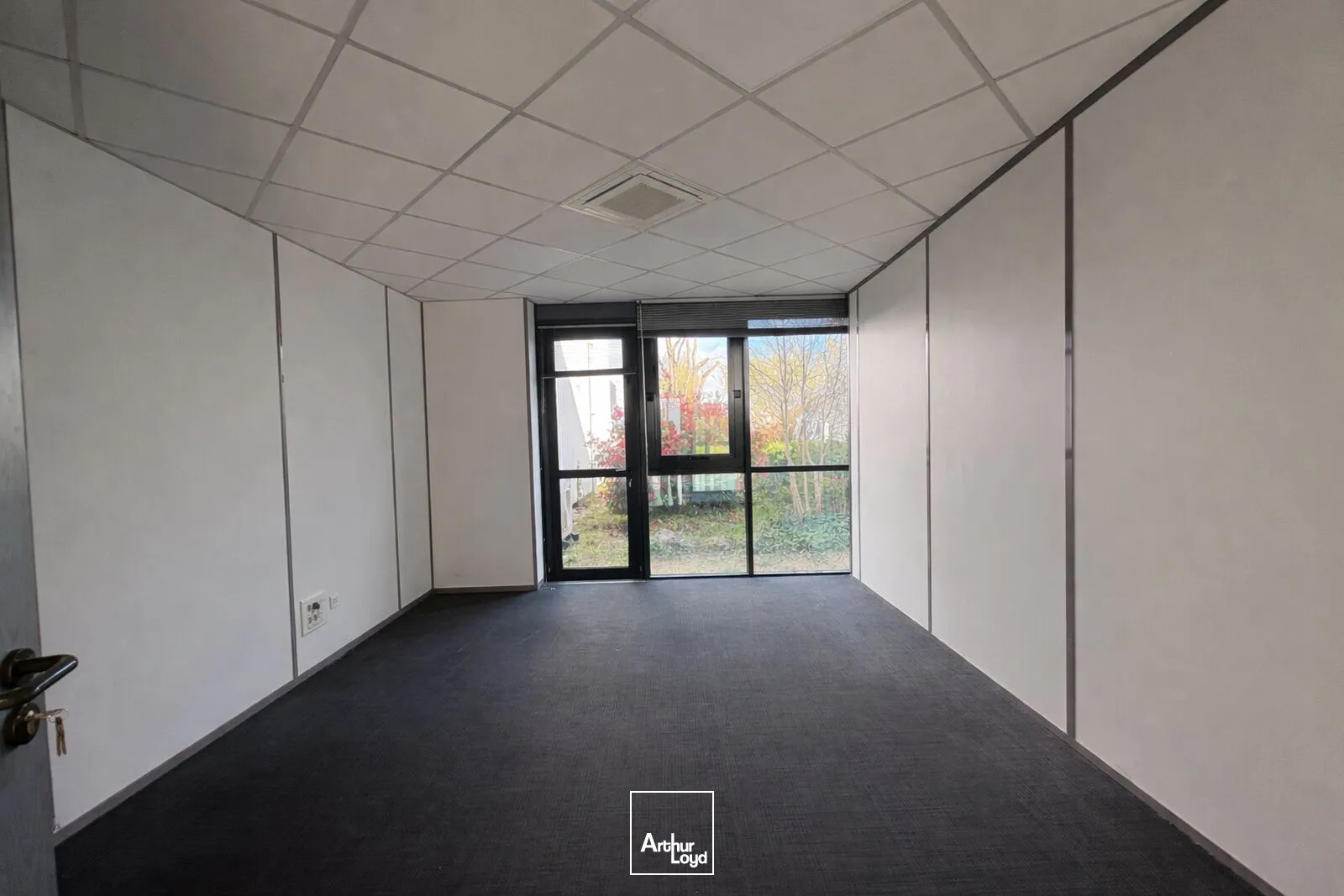 Locaux d'activité & Entrepôts - Location - SAINT CYR EN VAL - 45590 - 1592-1592 - 7739264