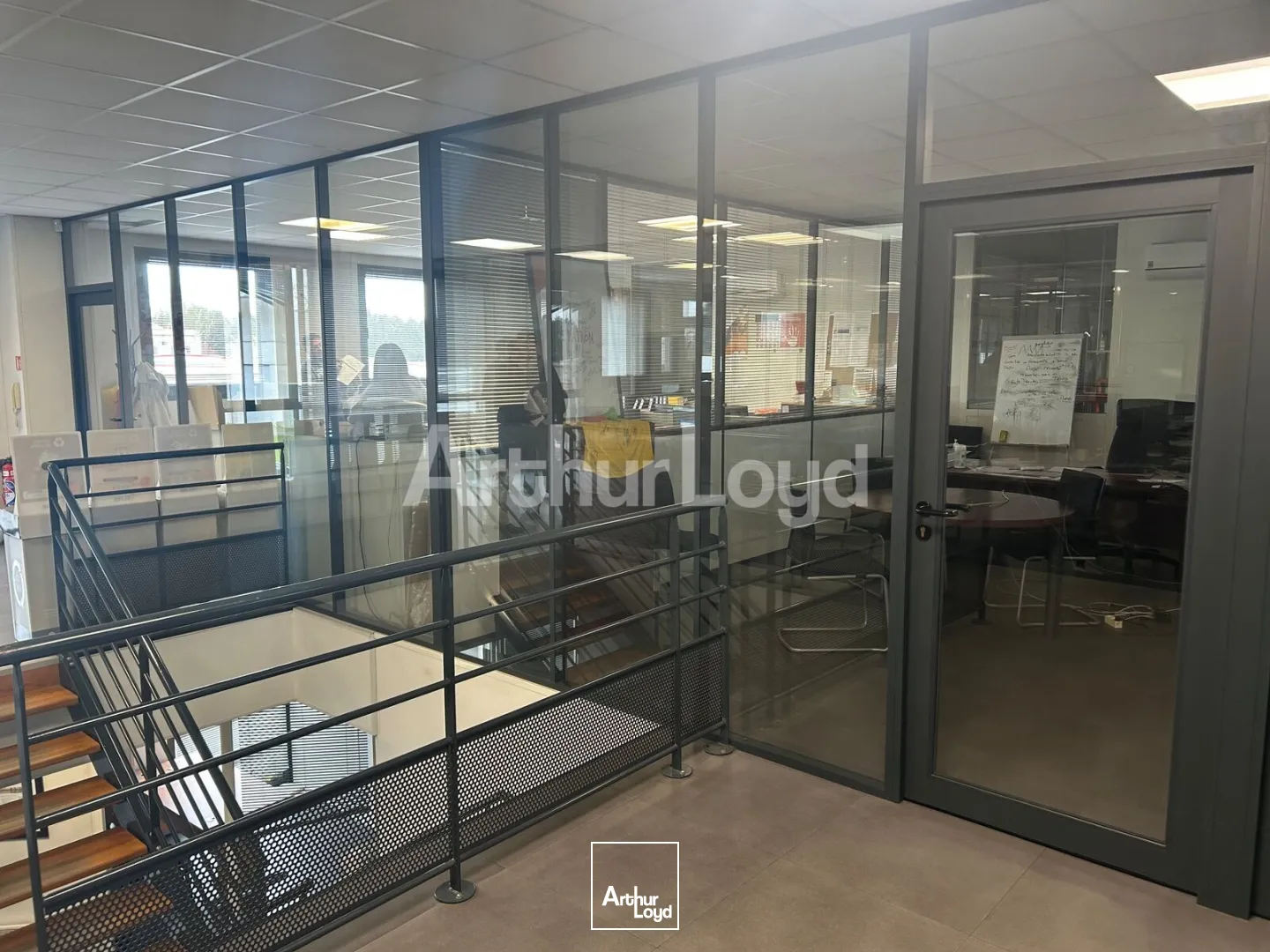 Locaux d'activité & Entrepôts - Location - SAINGHIN EN MELANTOIS - 59262 - 582-1693 - 7739437