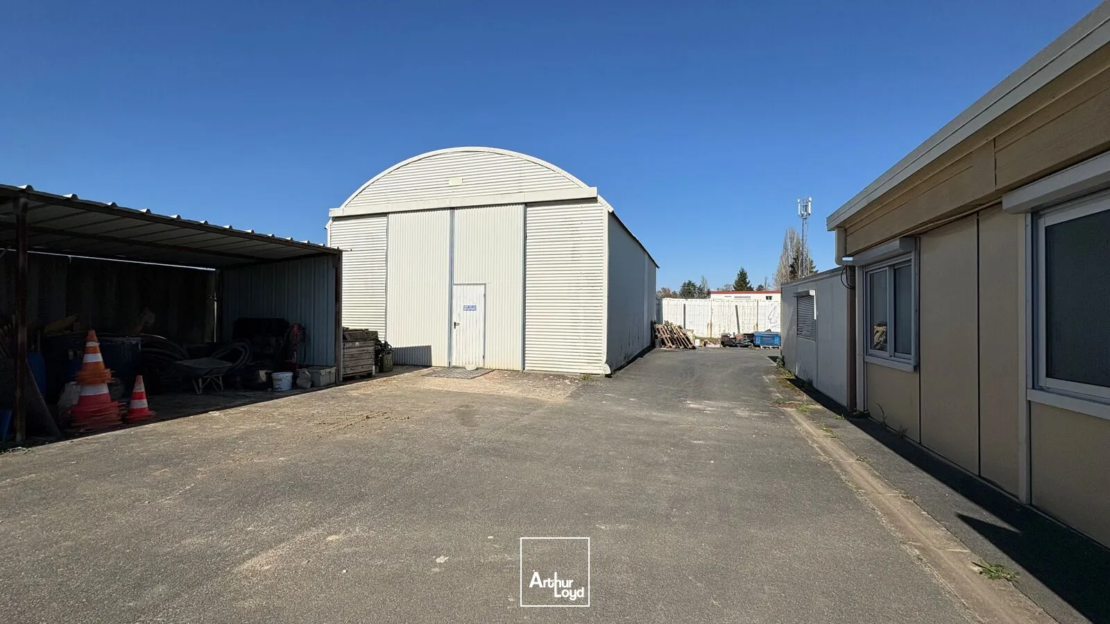 Locaux d'activité & Entrepôts - Vente - OLIVET - 45160 - 100-345 - 7741095