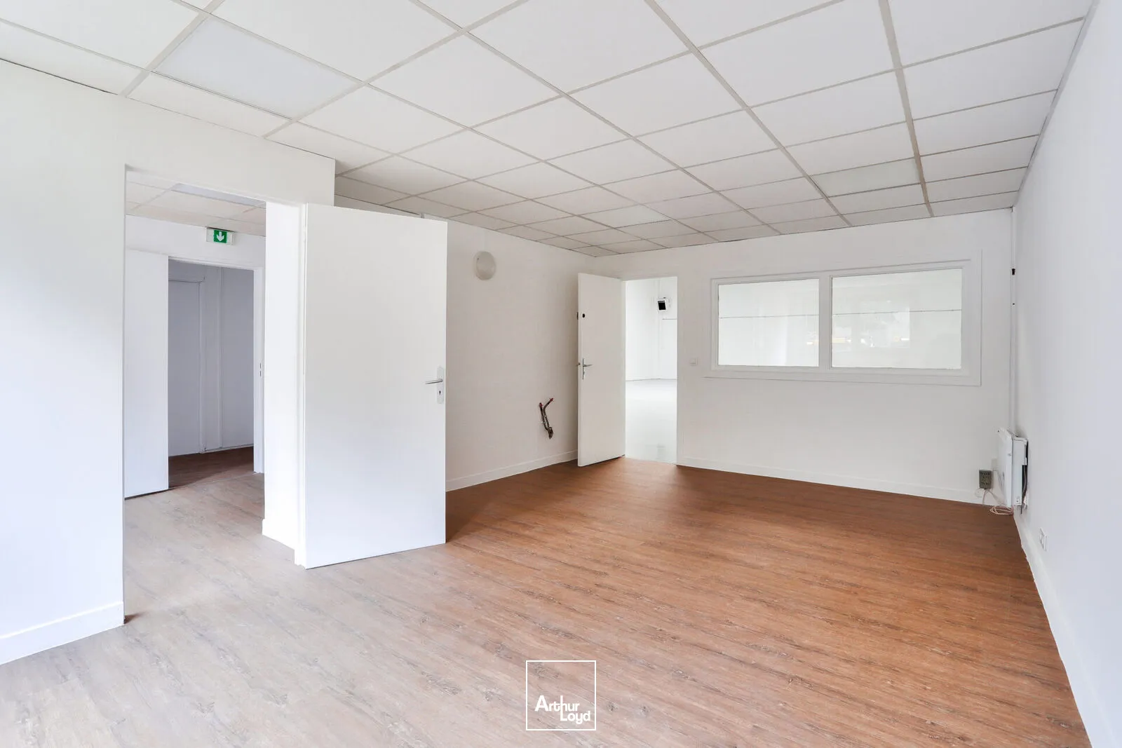 Locaux d'activité & Entrepôts - Location - SAINT OUEN L'AUMONE - 95310 - 42-1143 - 7741229