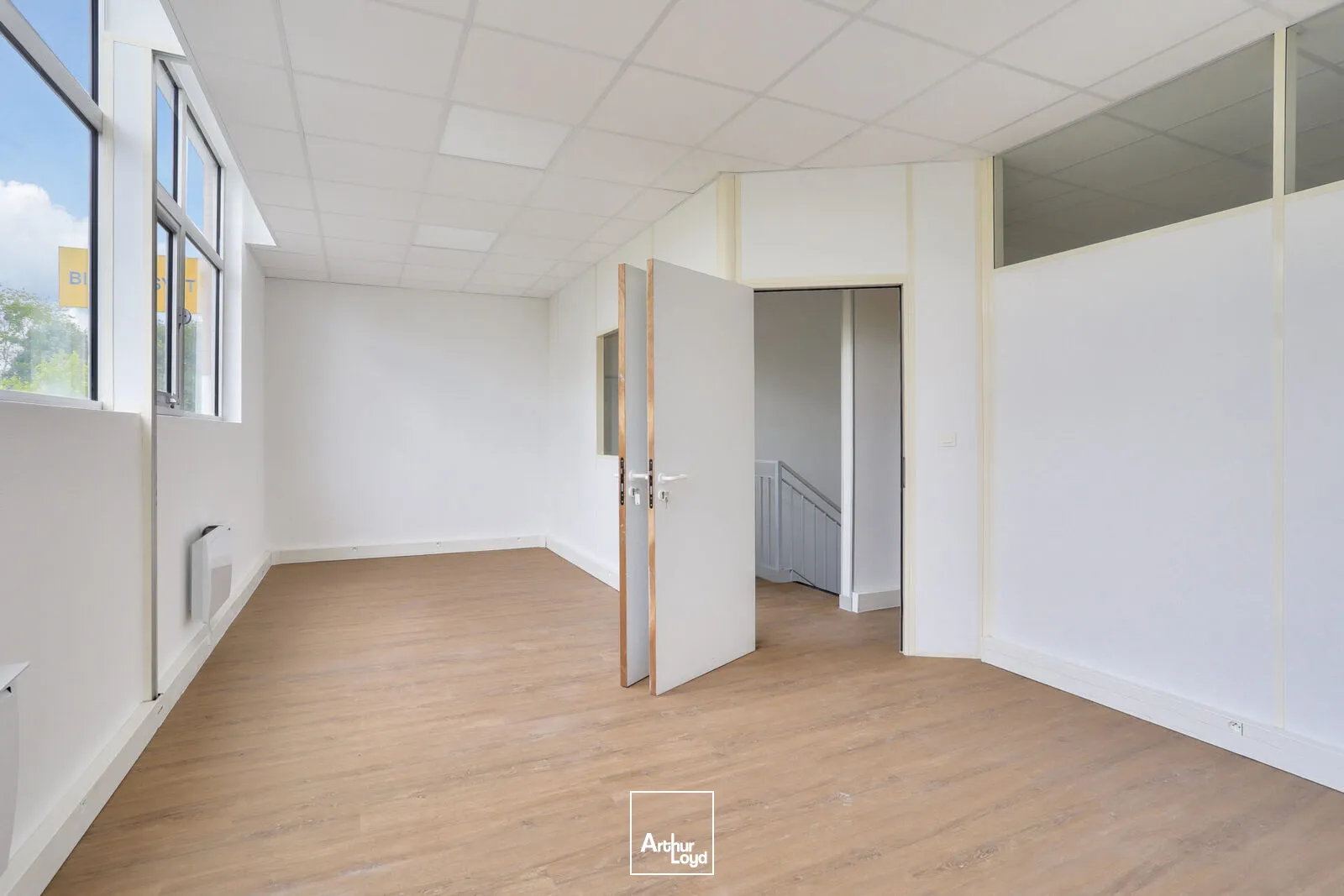 Locaux d'activité & Entrepôts - Location - SAINT OUEN L'AUMONE - 95310 - 42-1143 - 7741232