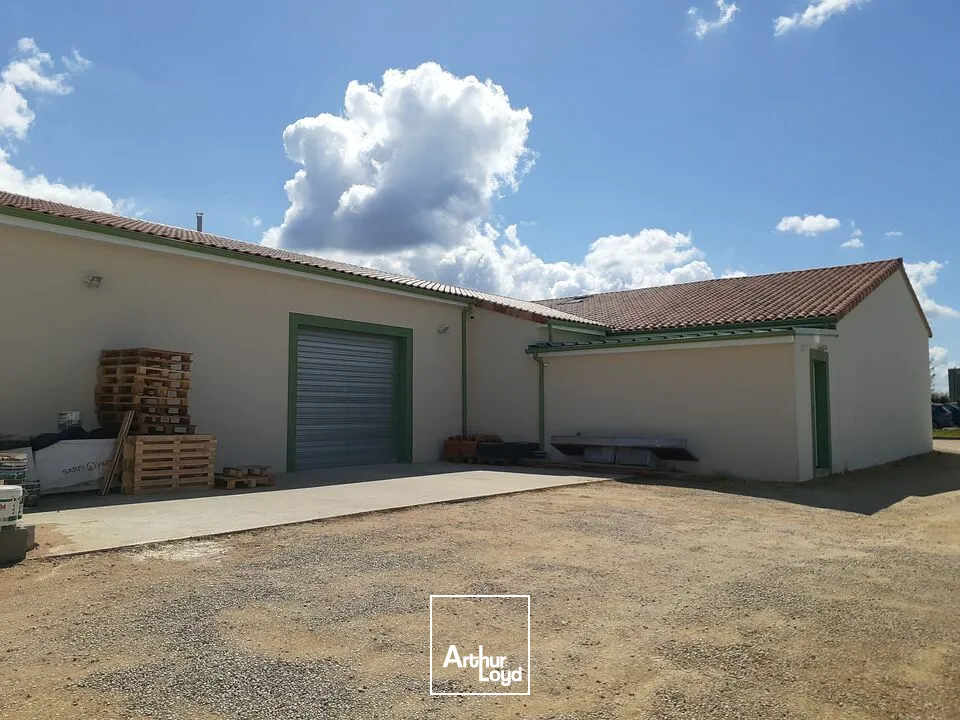 Locaux d'activité & Entrepôts - Location - CISSE - 86170 - 400-400 - 7741676