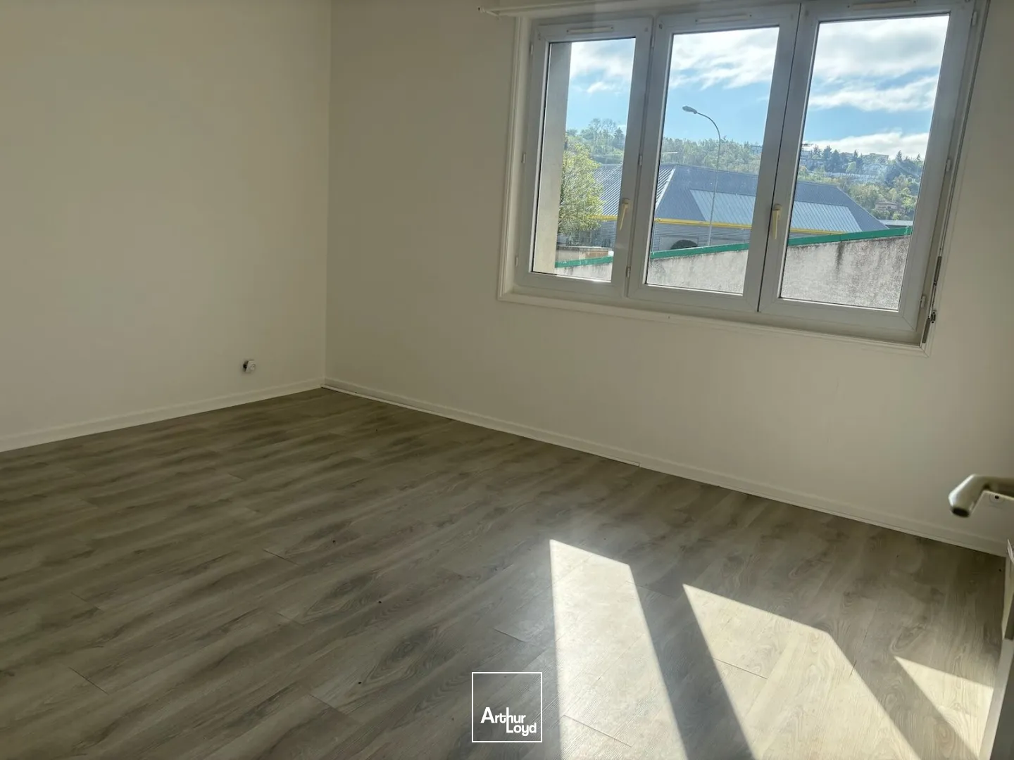 Bureaux - Location - SAINT PRIEST EN JAREZ - 42270 - 120-120 - 7742360