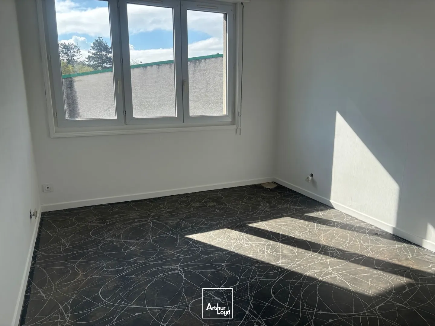 Bureaux - Location - SAINT PRIEST EN JAREZ - 42270 - 120-120 - 7742359