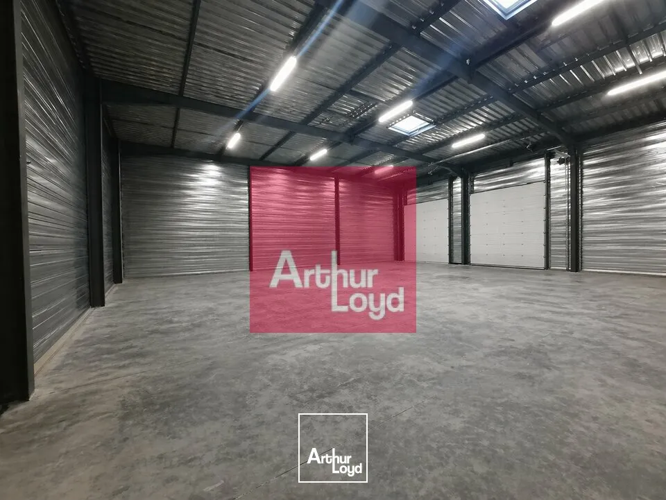 Locaux d'activité & Entrepôts - Location - LEZOUX - 63190 - 696-696 - 7742488