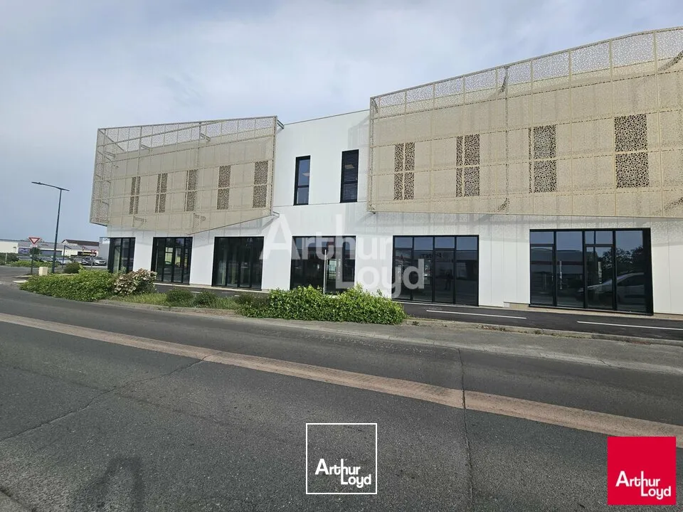 Locaux commerciaux - Vente - LES PONTS-DE-CÉ - 49130 - 195-195 - 7742573