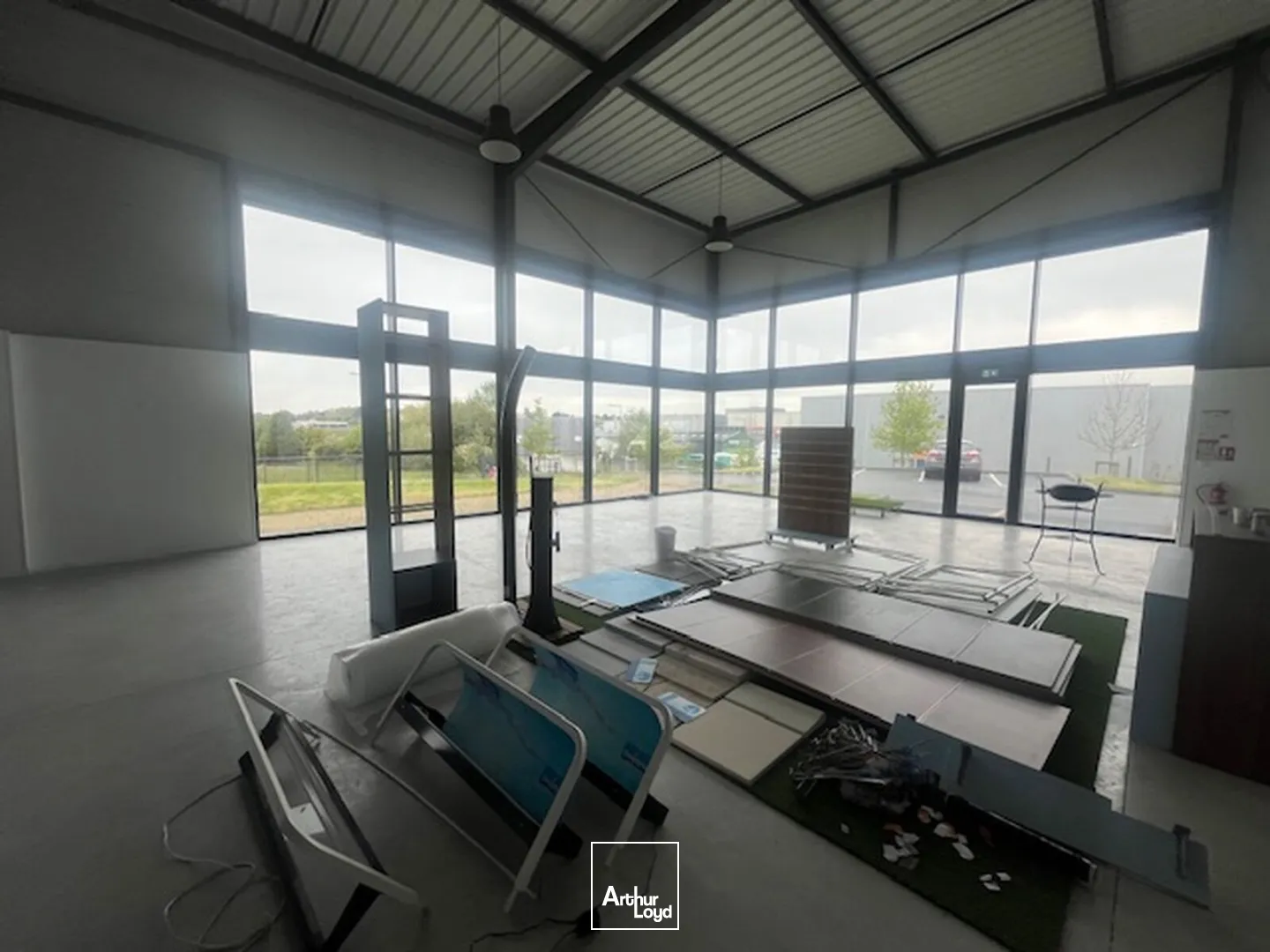 Locaux commerciaux - Vente - SAINT MARTIN DES CHAMPS - 29600 - 300-300 - 7742712