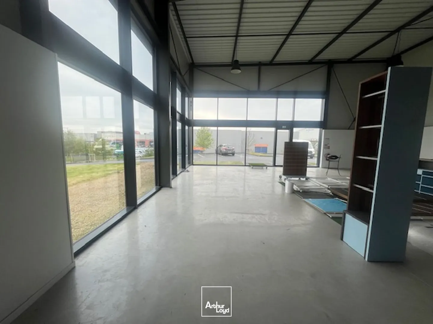 Locaux commerciaux - Vente - SAINT MARTIN DES CHAMPS - 29600 - 300-300 - 7742713