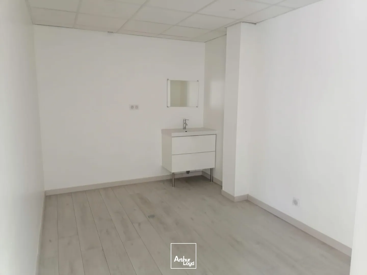 Locaux commerciaux - Location - AUBAGNE - 13400 - 76-152.5 - 7743069