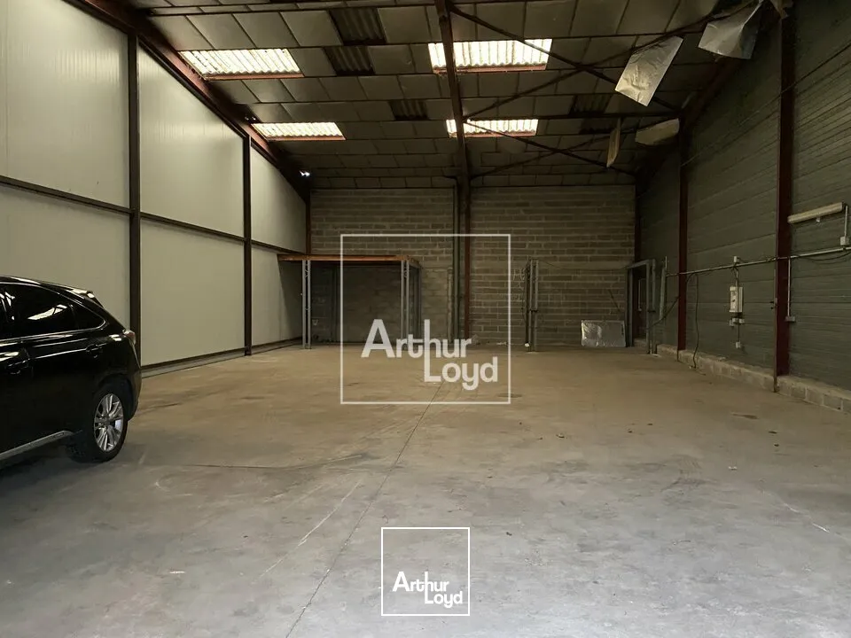 Locaux d'activité & Entrepôts - Vente - MOISSY CRAMAYEL - 77550 - 245-245 - 7743451