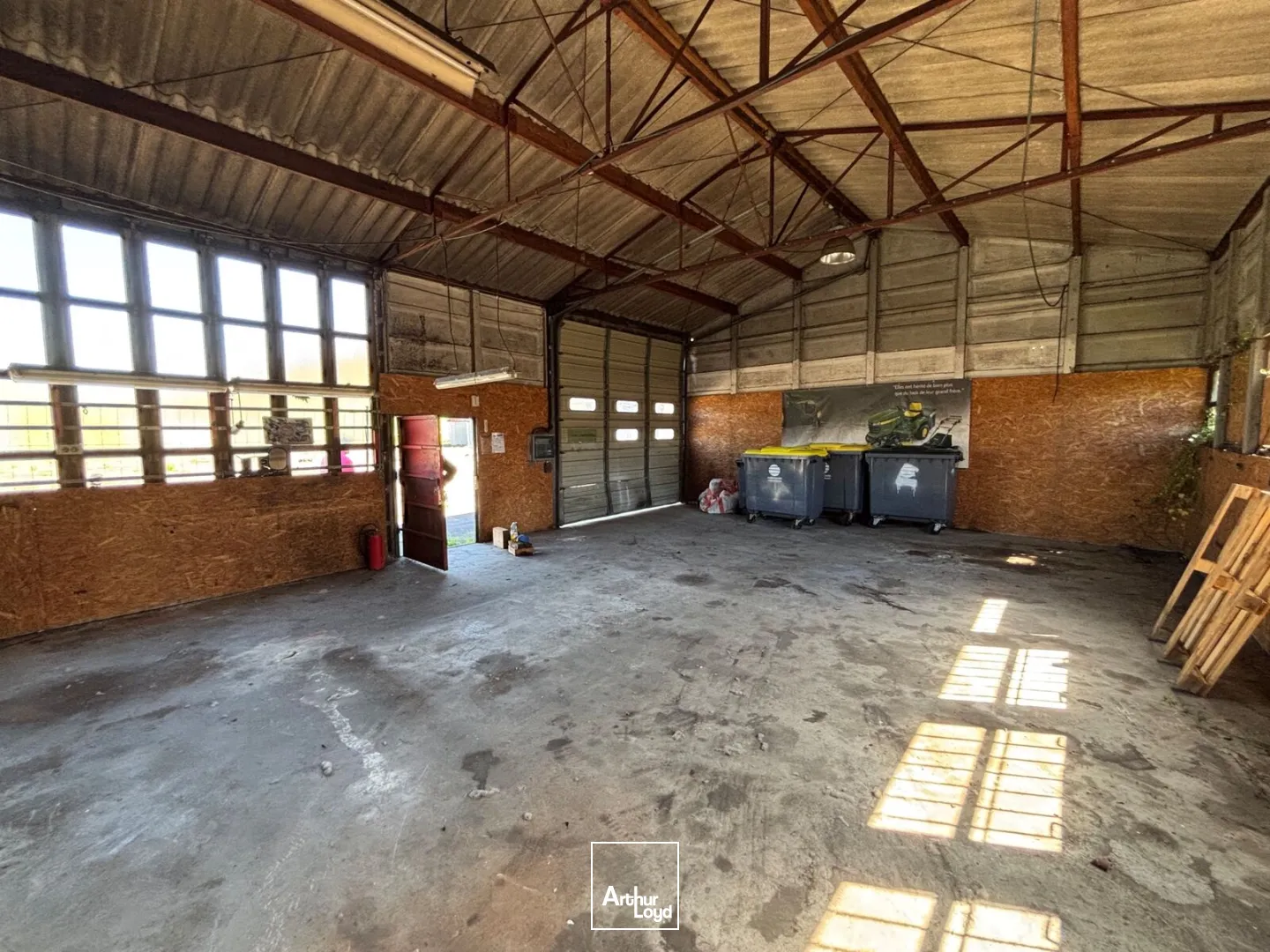 Locaux d'activité & Entrepôts - Vente - TOURVILLE LA RIVIERE - 76410 - 300-300 - 7743725