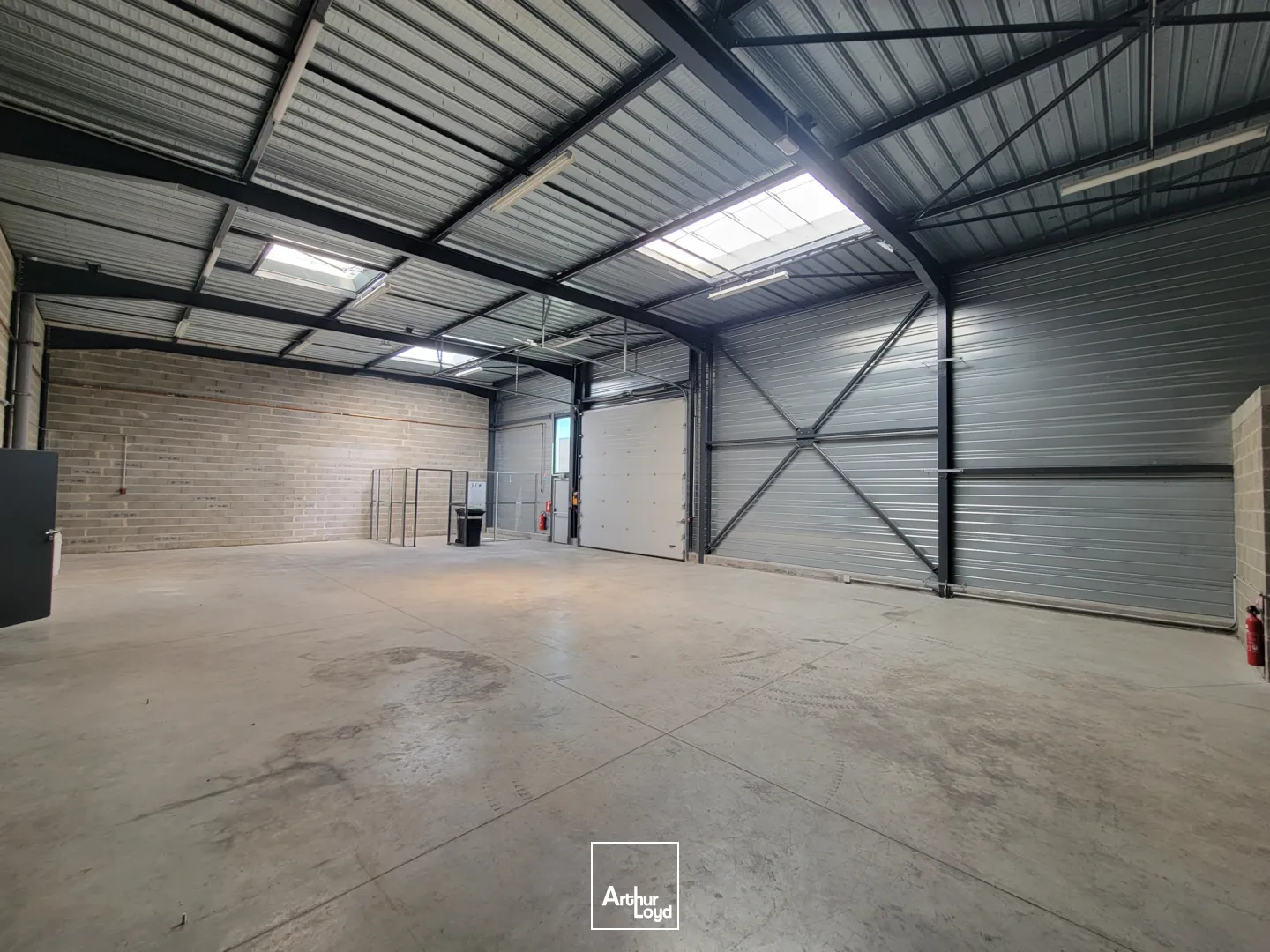 Locaux d'activité & Entrepôts - Location - Montbeliard - 25200 - 298-298 - 7744081