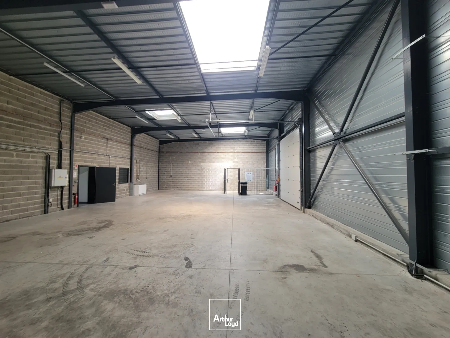 Locaux d'activité & Entrepôts - Location - Montbeliard - 25200 - 298-298 - 7744082