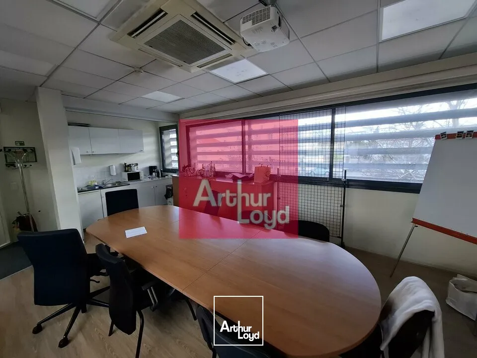 Locaux commerciaux - Location - CLERMONT-FERRAND - 63000 - 261-261 - 7746047