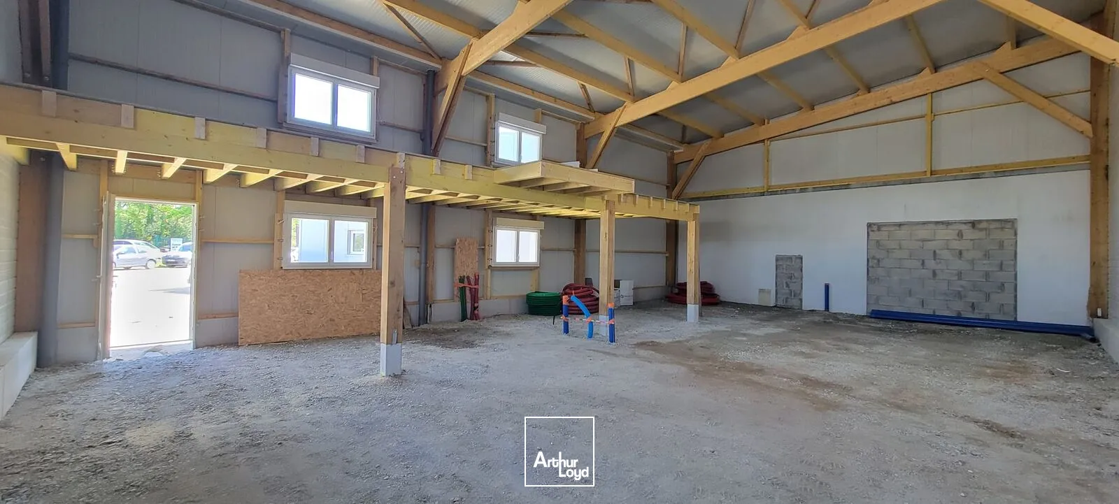 Locaux d'activité & Entrepôts - Location - PLOUGOUMELEN - 56400 - 135-453 - 7746310
