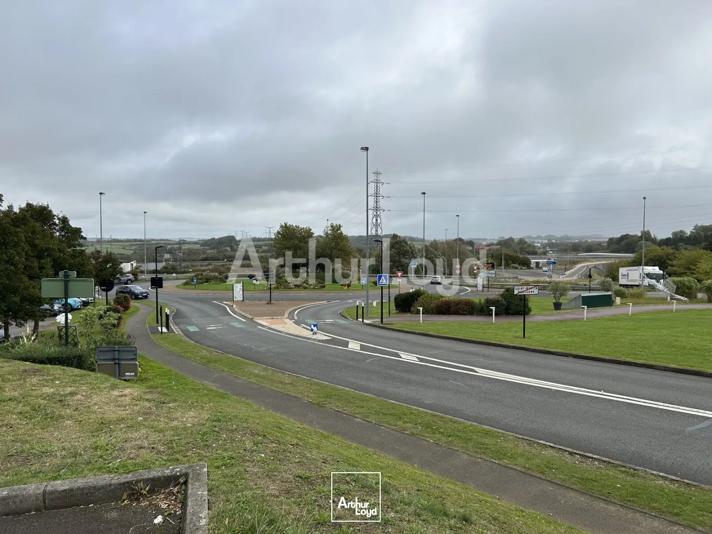 Locaux commerciaux - Location - SAINT MARTIN BOULOGNE - 62280 - 817-817 - 7746710