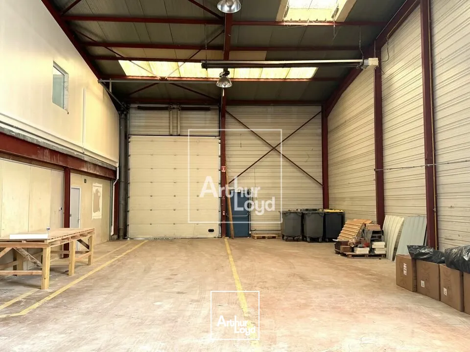 Locaux d'activité & Entrepôts - Location - LE MEE SUR SEINE - 77350 - 450-450 - 7747023