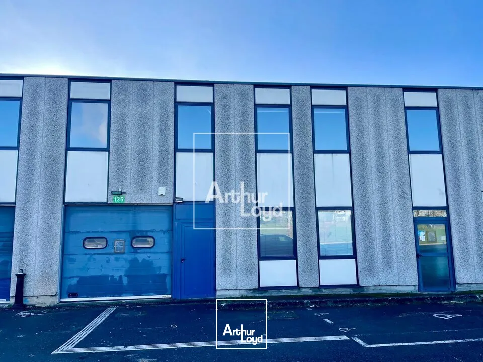 Locaux d'activité & Entrepôts - Location - VAUX-LE-PENIL - 77000 - 460-460 - 7747032