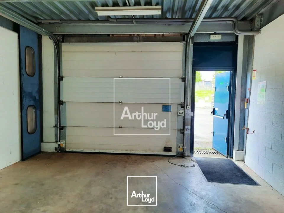 Locaux d'activité & Entrepôts - Location - VAUX-LE-PENIL - 77000 - 460-460 - 7747030