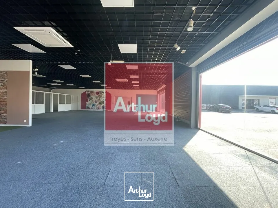 Locaux commerciaux - Location - CHAUMONT - 52000 - 392-392 - 7747072