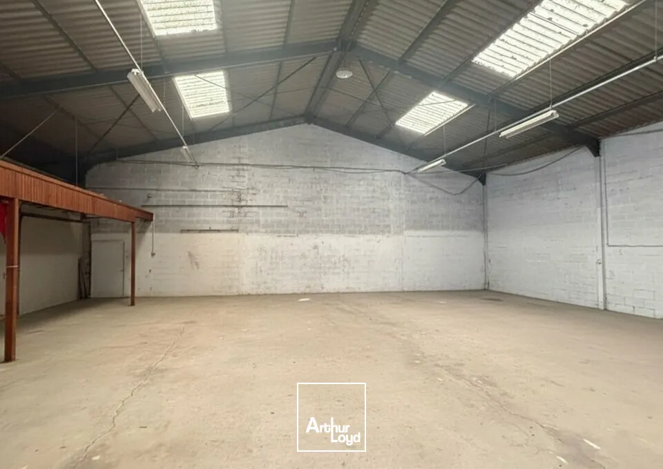 Locaux d'activité & Entrepôts - Location - SAINT-GERMAIN-DU-PUY - 18390 - 400-400 - 7747095