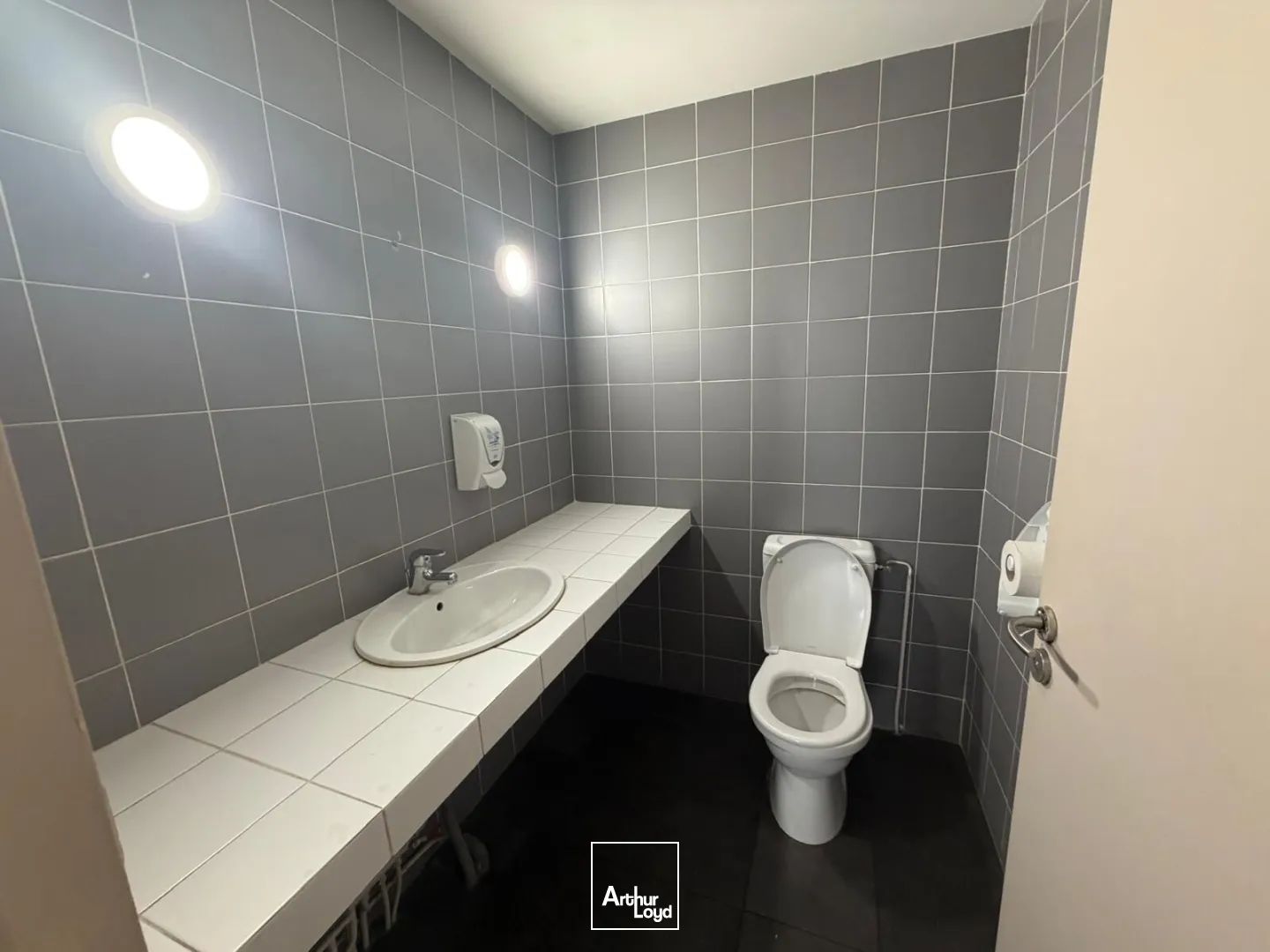 Bureaux - Vente - MARSEILLE - 13001 - 244-244 - 7747578