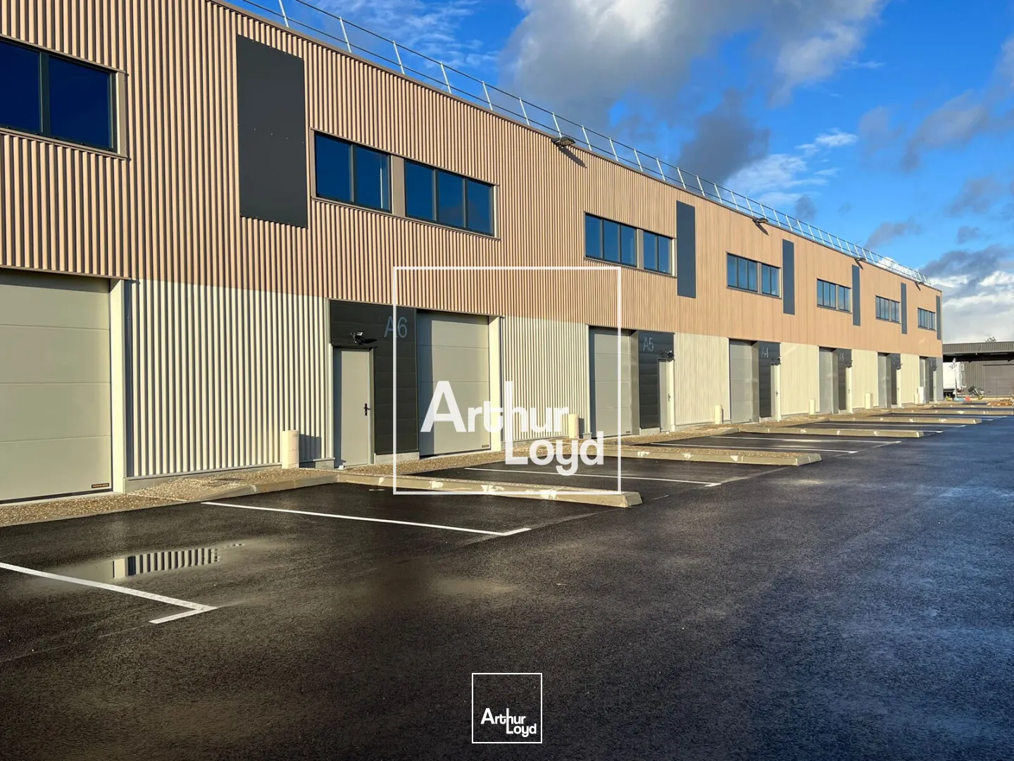 Locaux d'activité & Entrepôts - Vente - MONTAUBAN - 82000 - 187.18-1749.43 - 7747677