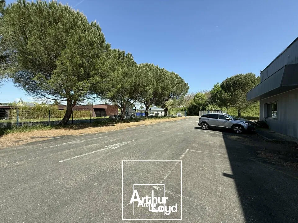 Locaux d'activité & Entrepôts - Location - TERRASSON LAVILLEDIEU - 24120 - 329-329 - 7747926