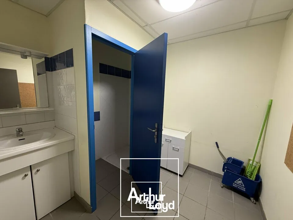 Locaux d'activité & Entrepôts - Vente - TERRASSON LAVILLEDIEU - 24120 - 329-329 - 7747942