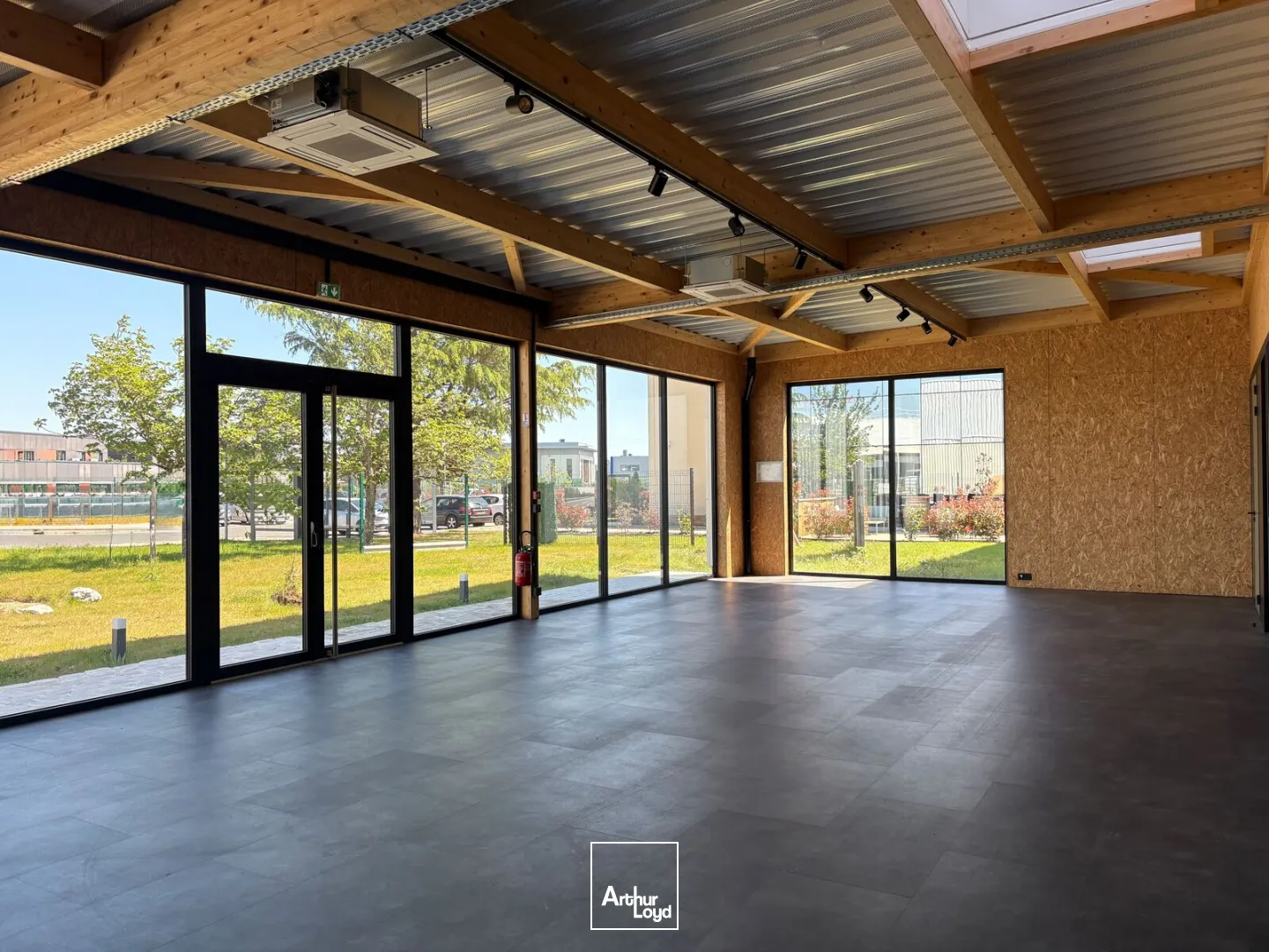 Locaux d'activité & Entrepôts - Location - OLIVET - 45160 - 653.3-653.3 - 7748351