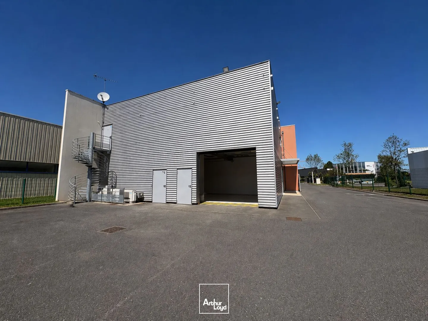 Locaux d'activité & Entrepôts - Location - ORLEANS - 45100 - 351-351 - 7748369