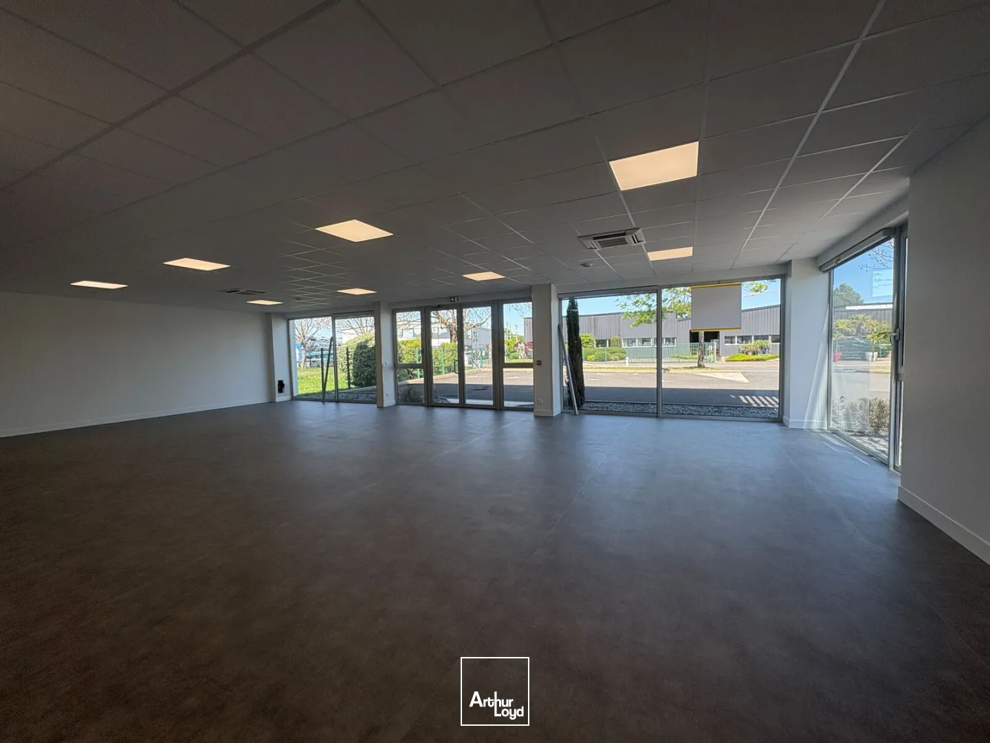 Locaux d'activité & Entrepôts - Location - ORLEANS - 45100 - 351-351 - 7748374