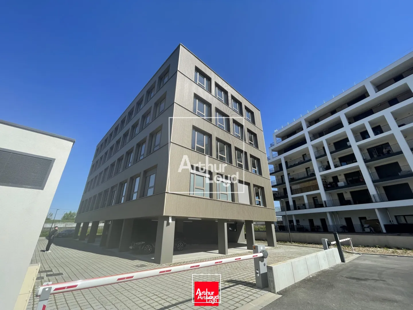 Bureaux - Vente - EYBENS - 38320 - 136.71-1022.52 - 7749345