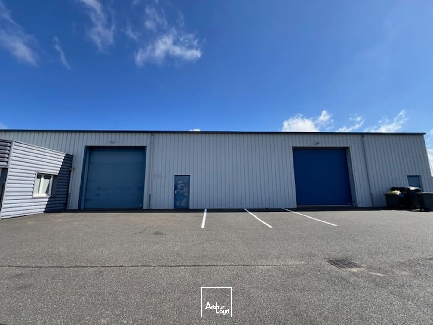 Locaux d'activité & Entrepôts - Location - MONTBRISON - 42600 - 160-160 - 7749547