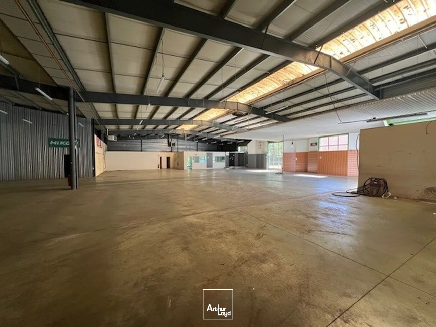 Locaux d'activité & Entrepôts - Vente - TRAPPES - 78190 - 3077-3077 - 7749827