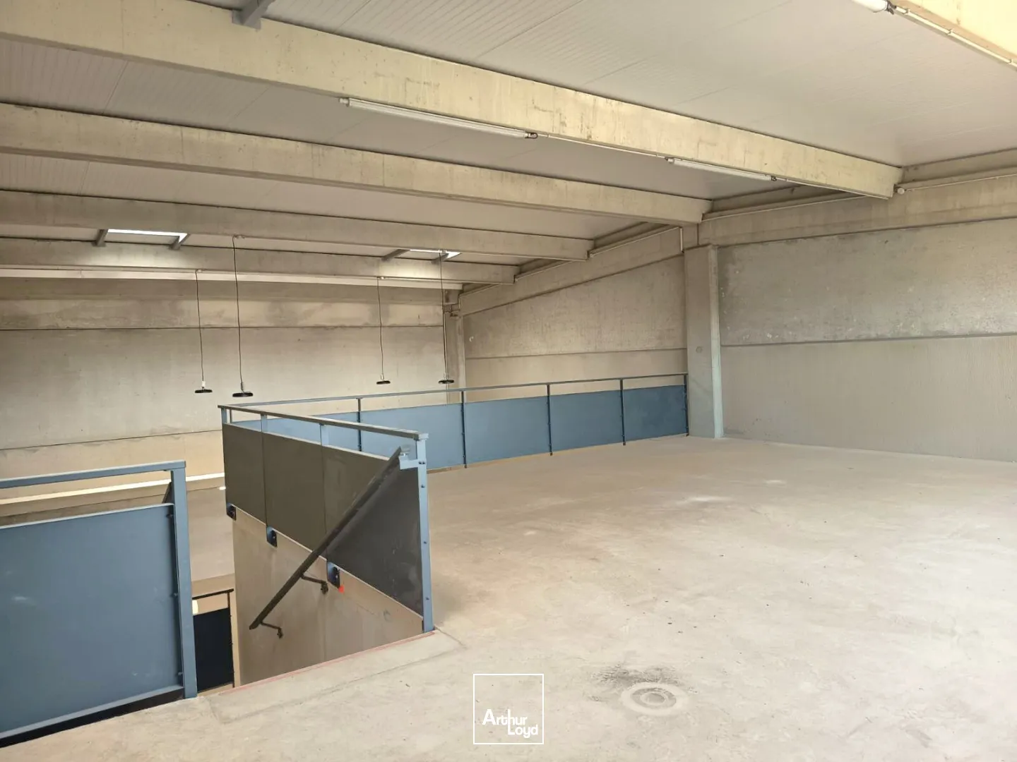 Locaux d'activité & Entrepôts - Location - CUERS - 83390 - 281-281 - 7749851