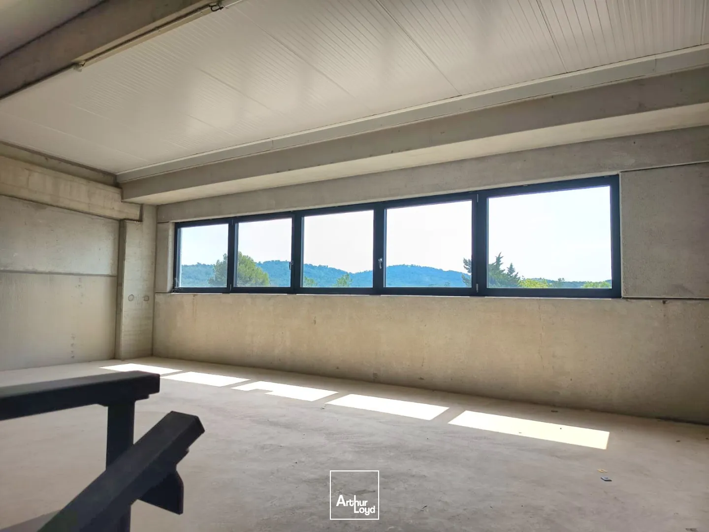 Locaux d'activité & Entrepôts - Location - CUERS - 83390 - 281-281 - 7749849