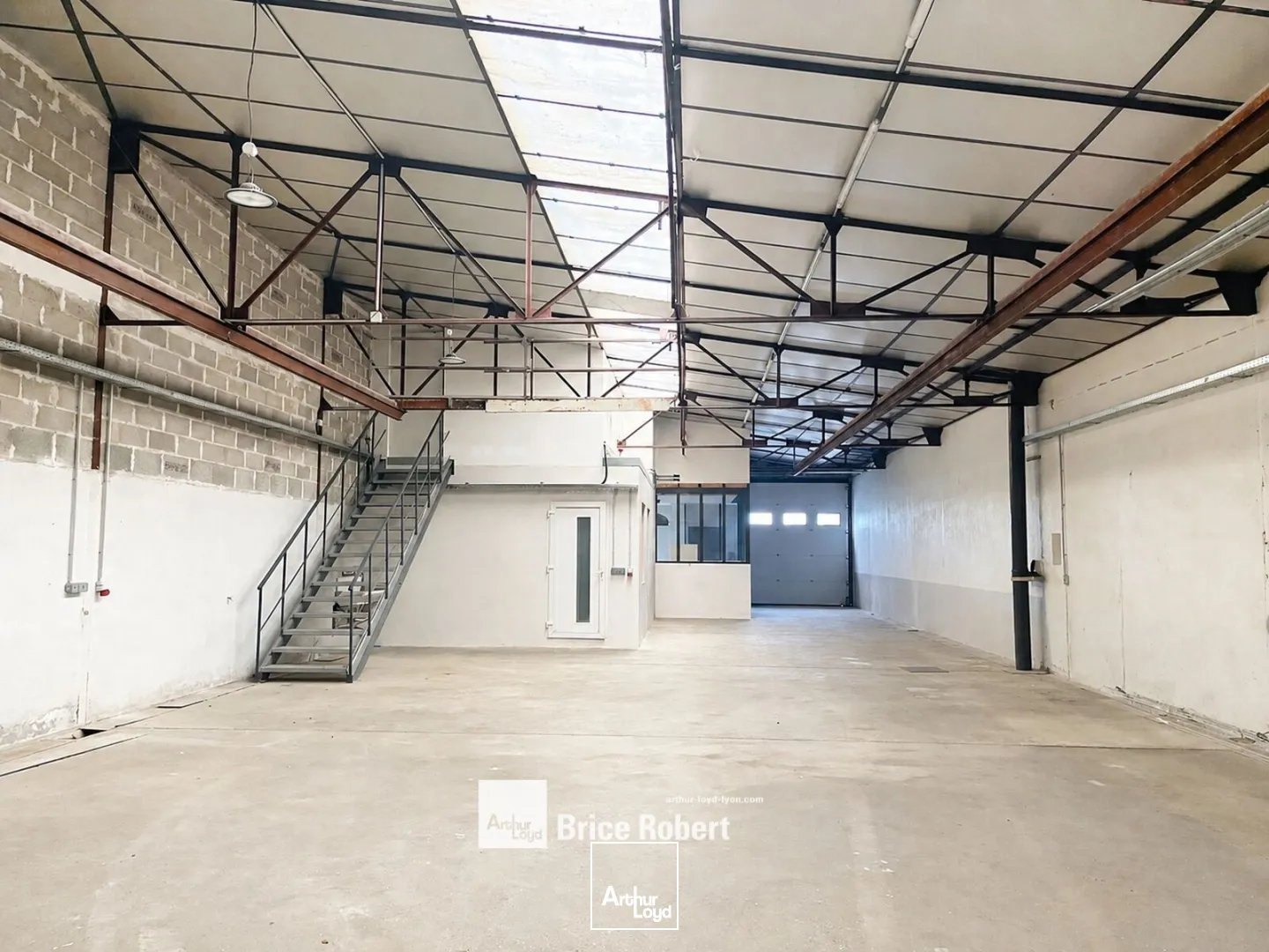 Locaux d'activité & Entrepôts - Location - BEAUVALLON - 69700 - 323-323 - 7749931