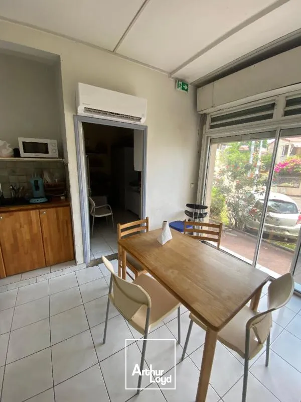 Locaux commerciaux - Location - Ducos - 97224 - 40-40 - 7750017