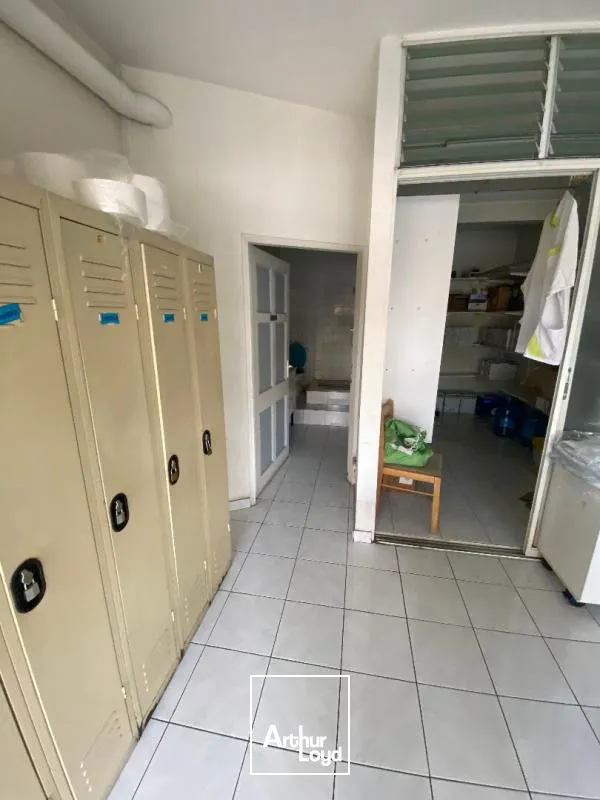 Locaux commerciaux - Location - Ducos - 97224 - 40-40 - 7750018
